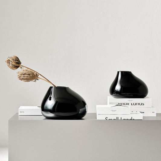 Ebon Black Vase Medium