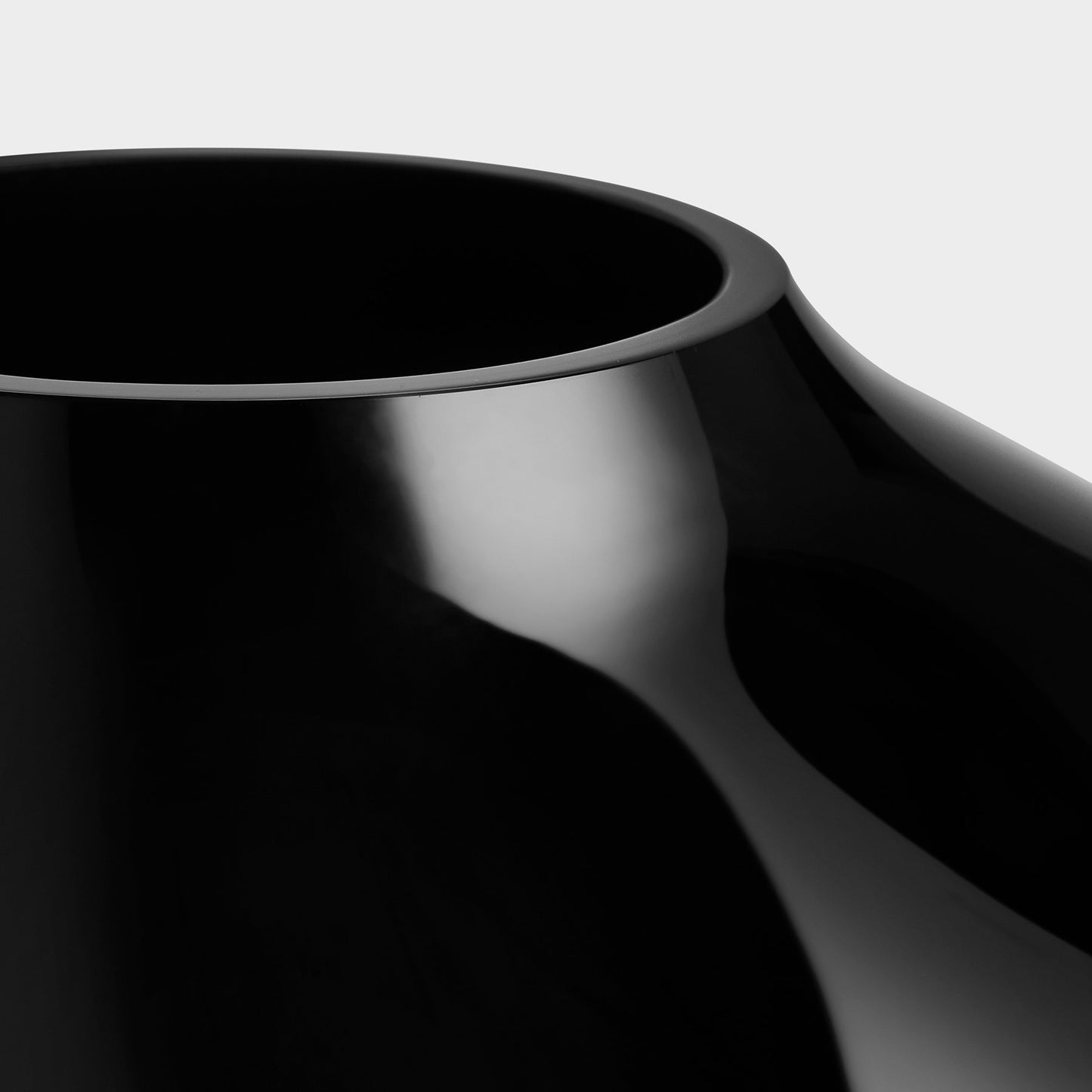 Ebon Black Vase Large