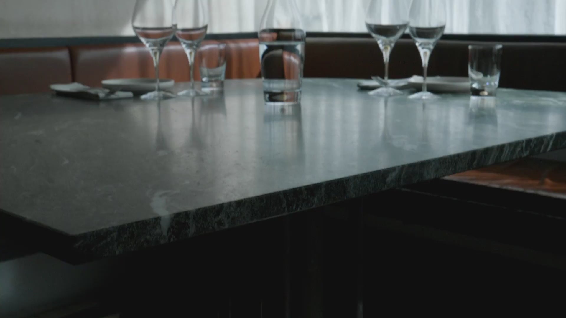 Load video: Video of Intermezzo Gold drinkware collection